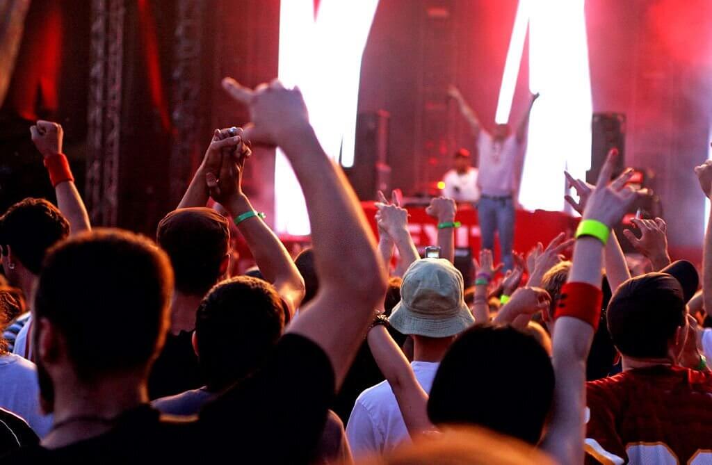 Jonas Brothers Concert Limo Rental