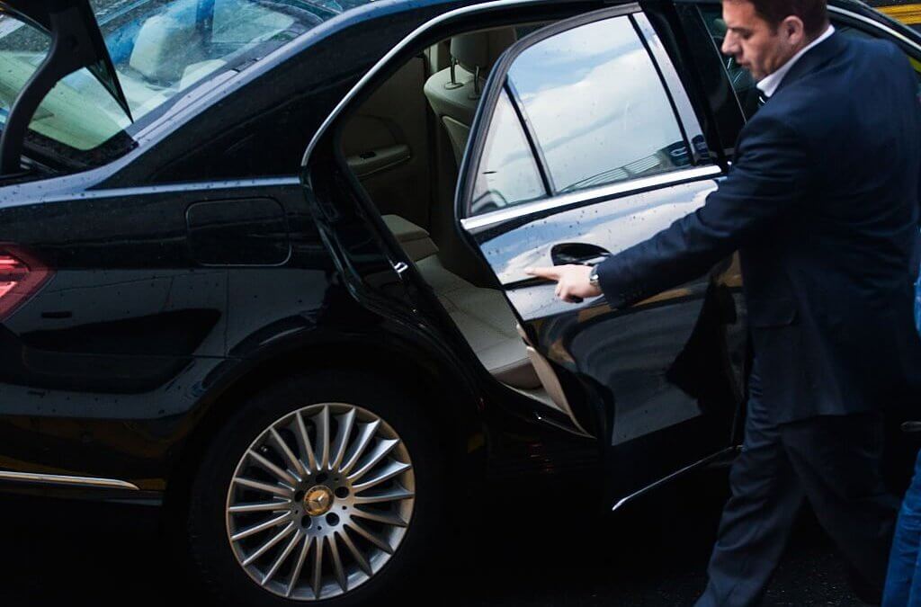 Reliable town car service for comfortable and convenient transportation.
