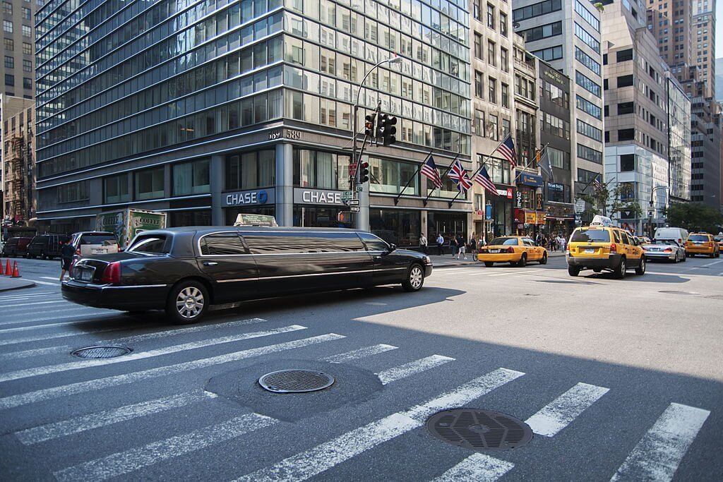 Manhattan limousine in Midtown